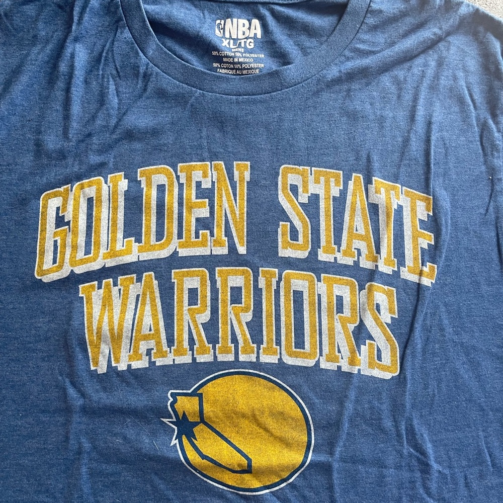 Warriors XL t shirt. Old school logo. Pre owned. Good  condition
